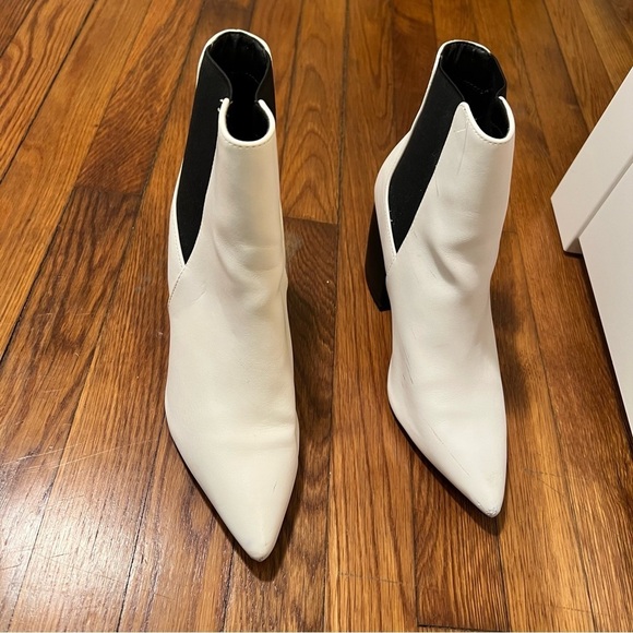 Lulu’s Cecy White Pointed Toe Ankle Booties 9 - Picture 5 of 12